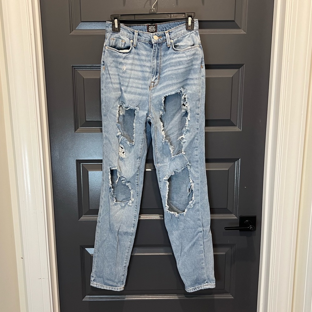 BDG Urban Outfitters Women’s Mom High Rise Major Distressed Jeans